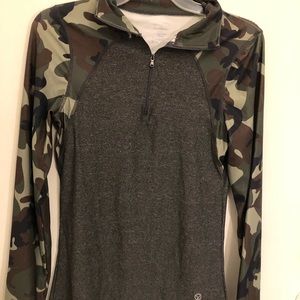 Vogo Athletica top size medium